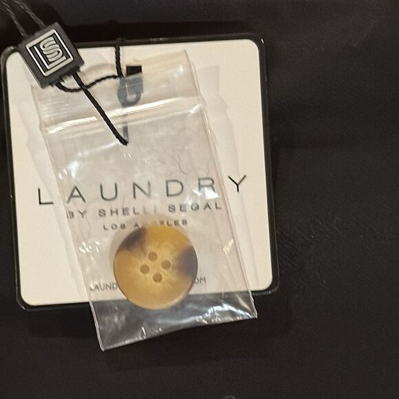 NWT Laundry by Shelli Segal straight leg, cuffed hem black pants.  Size 8 - Picture 9 of 9